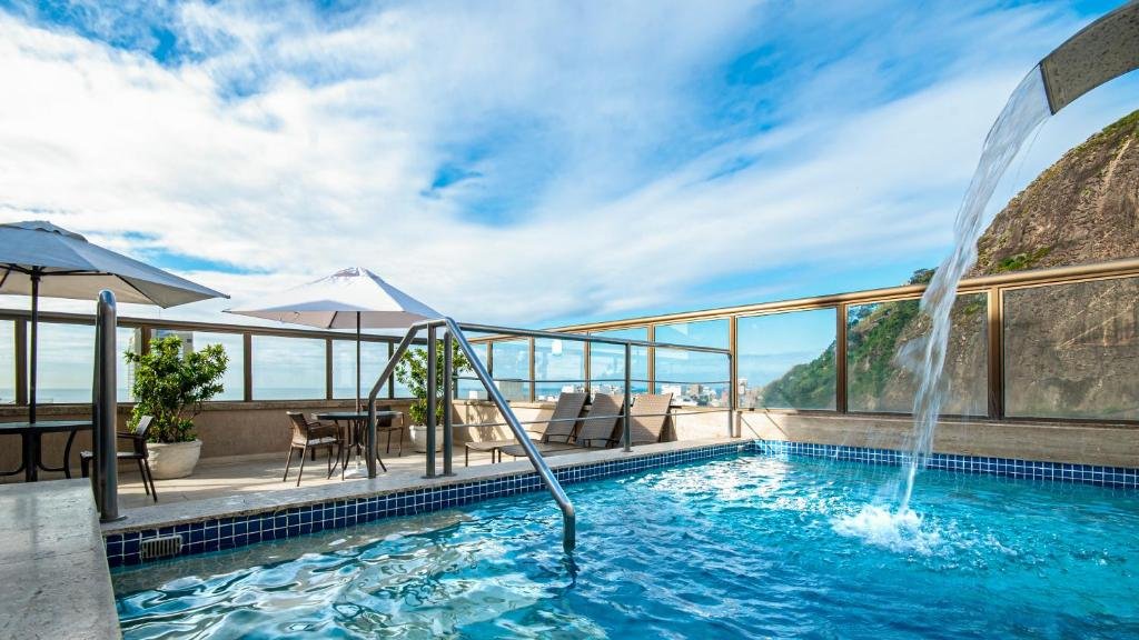 Hotel Atlântico Rio (2n) + Pousada New Paradise (5n)