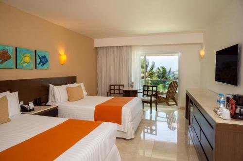 Flamingo Cancún Resort